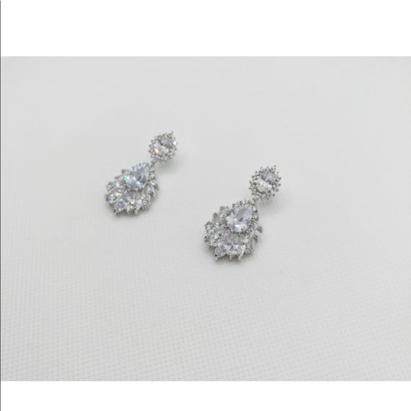 CZ White Gold Plated Water Drop Dangle Earrings. - Picture 5 of 6